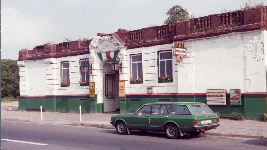 Stuttgarter Hof 1984 eine Teilruine relexa hotel Berlin - Stuttgarter Hof 1984 eine Teilruine